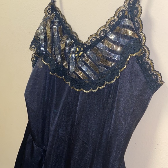 Vintage Stroke of Midnight Nightgown - Picture 3 of 11